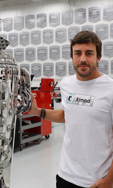 Fernando Alonso visits the Andretti Autosport factory